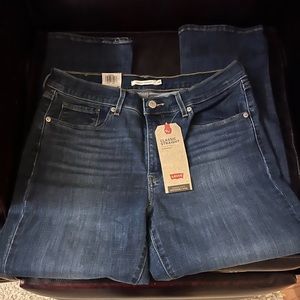 Levi's Women's Classic Straight Jeans